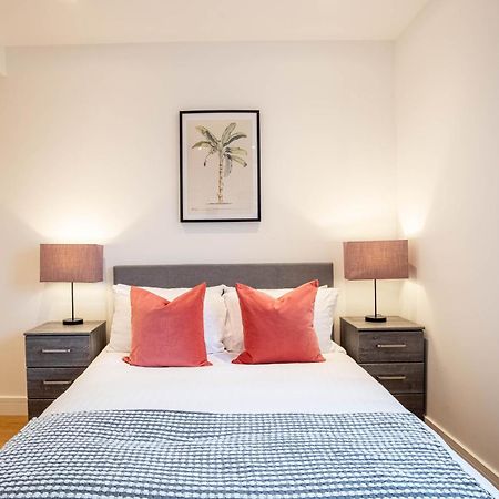 Deluxe Chic 1 2 Bed Apts Near Heathrow Legoland Windsor Slough Villa Dış mekan fotoğraf