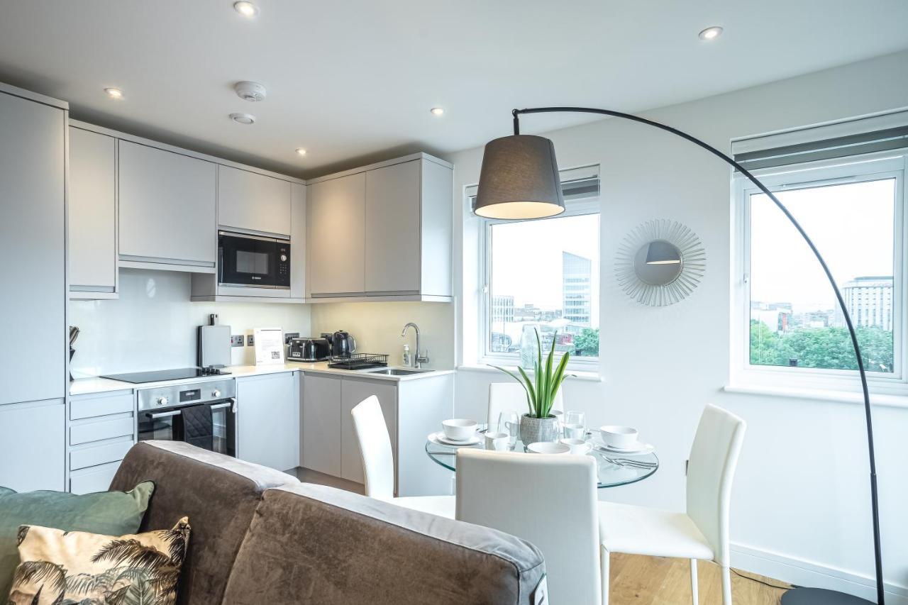 Deluxe Chic 1 2 Bed Apts Near Heathrow Legoland Windsor Slough Villa Dış mekan fotoğraf