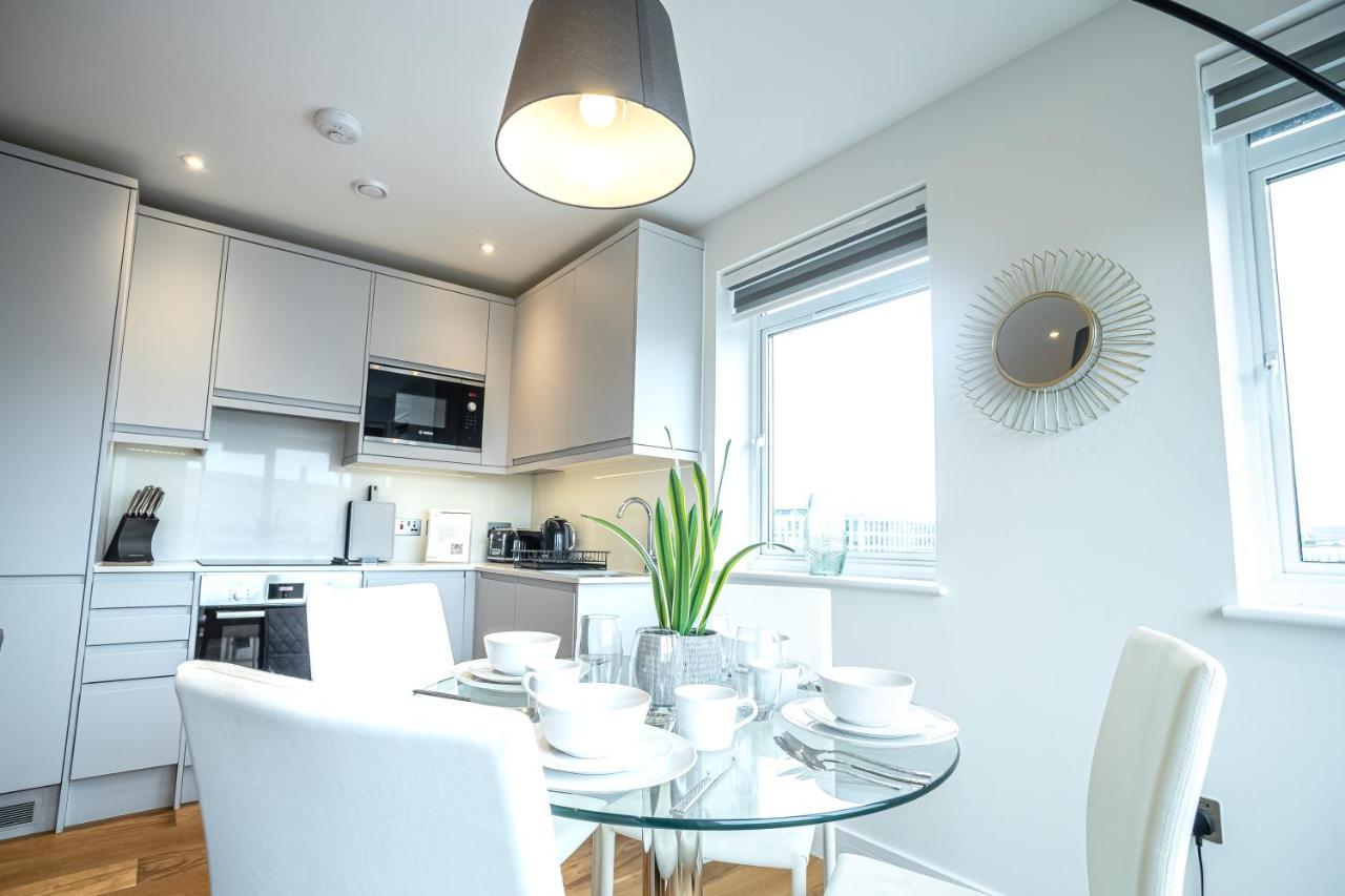 Deluxe Chic 1 2 Bed Apts Near Heathrow Legoland Windsor Slough Villa Dış mekan fotoğraf