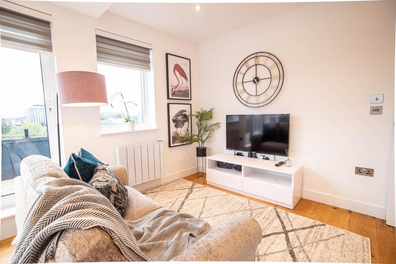 Deluxe Chic 1 2 Bed Apts Near Heathrow Legoland Windsor Slough Villa Dış mekan fotoğraf
