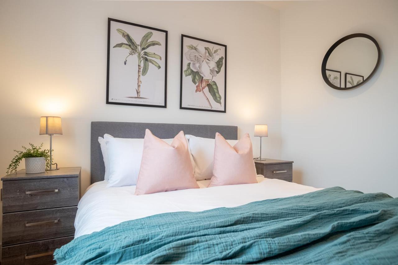 Deluxe Chic 1 2 Bed Apts Near Heathrow Legoland Windsor Slough Villa Dış mekan fotoğraf