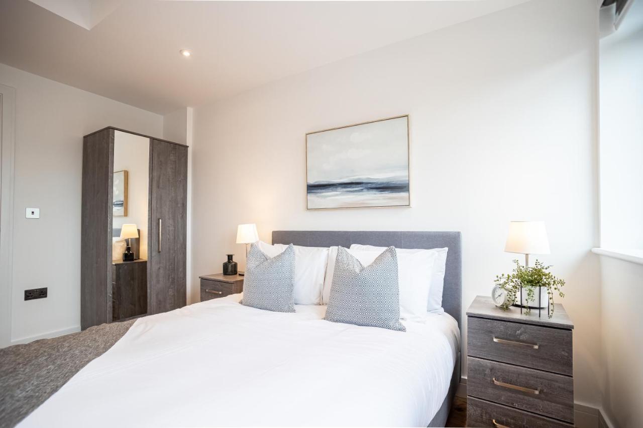Deluxe Chic 1 2 Bed Apts Near Heathrow Legoland Windsor Slough Villa Dış mekan fotoğraf
