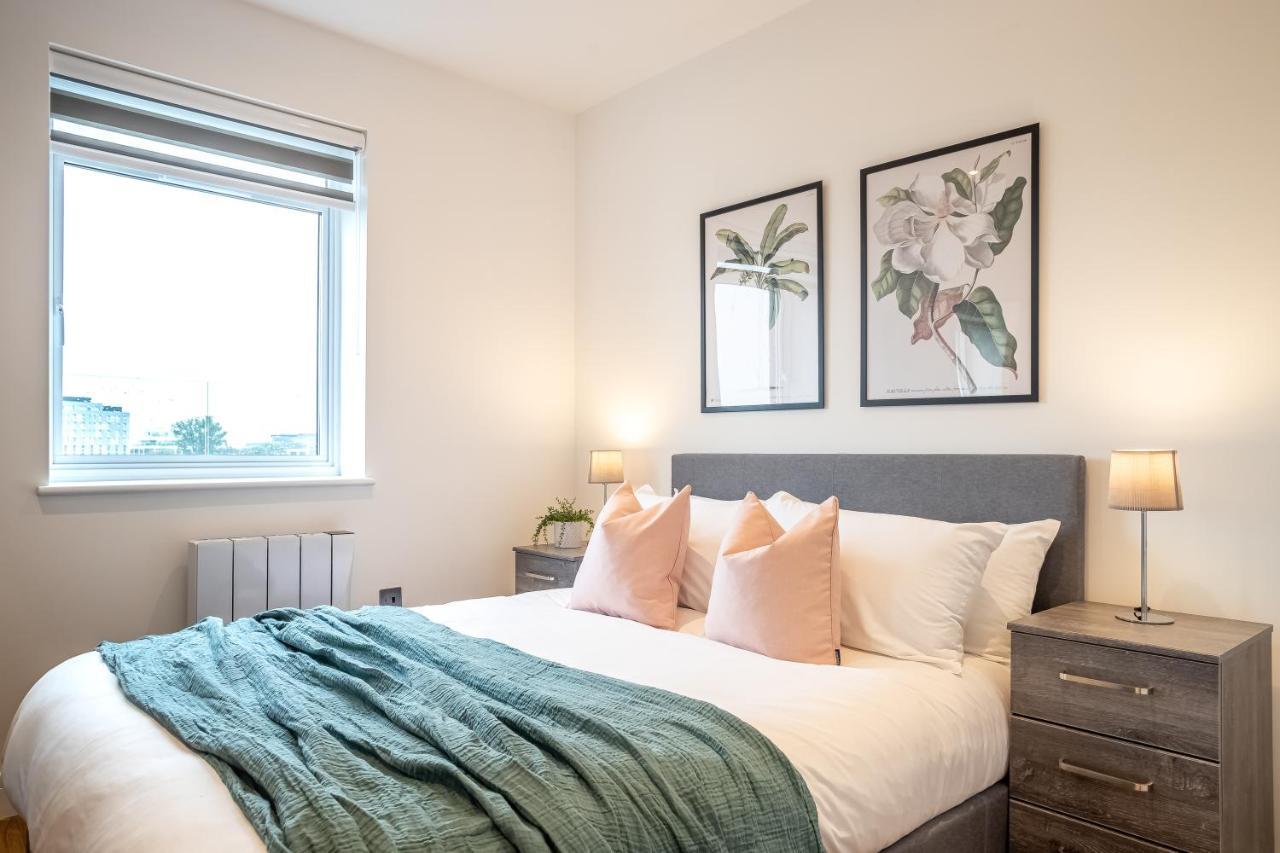 Deluxe Chic 1 2 Bed Apts Near Heathrow Legoland Windsor Slough Villa Dış mekan fotoğraf