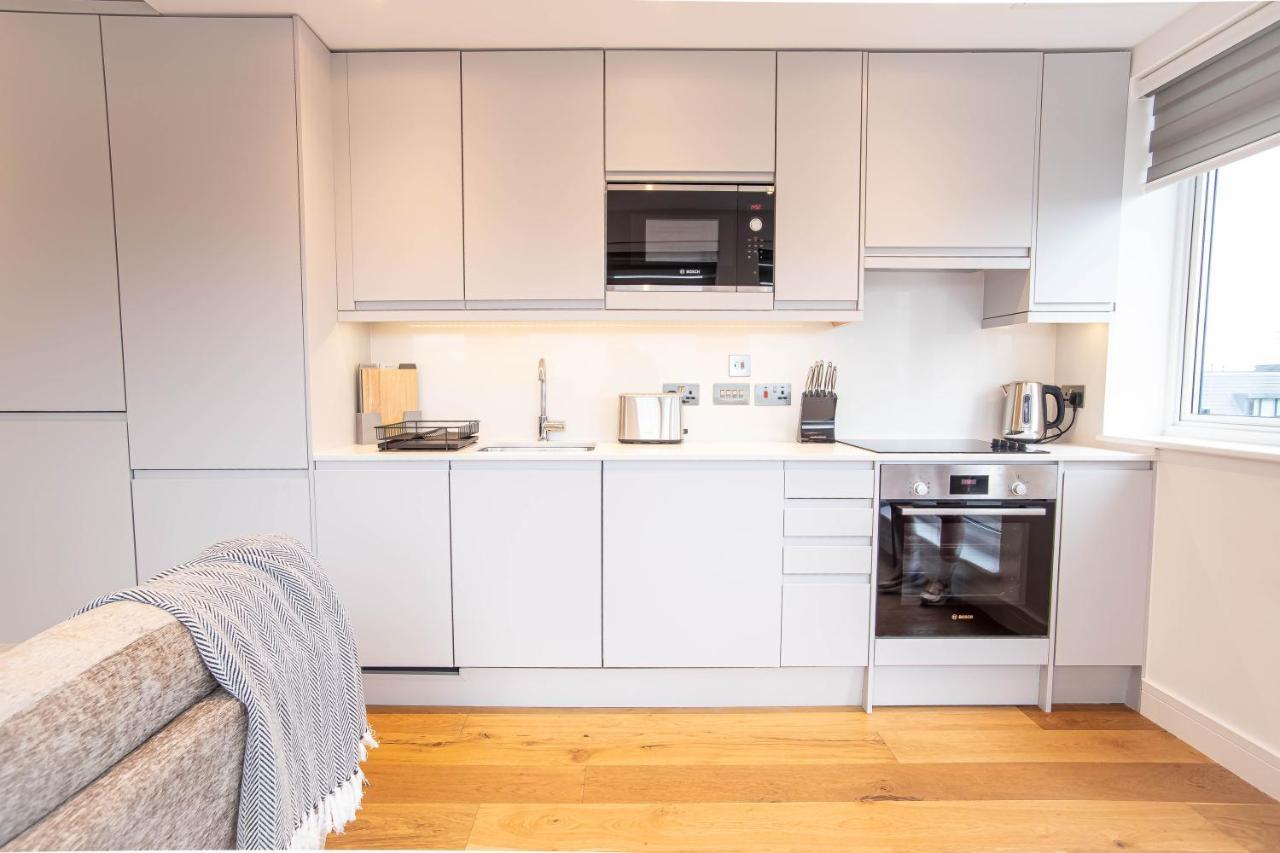 Deluxe Chic 1 2 Bed Apts Near Heathrow Legoland Windsor Slough Villa Dış mekan fotoğraf