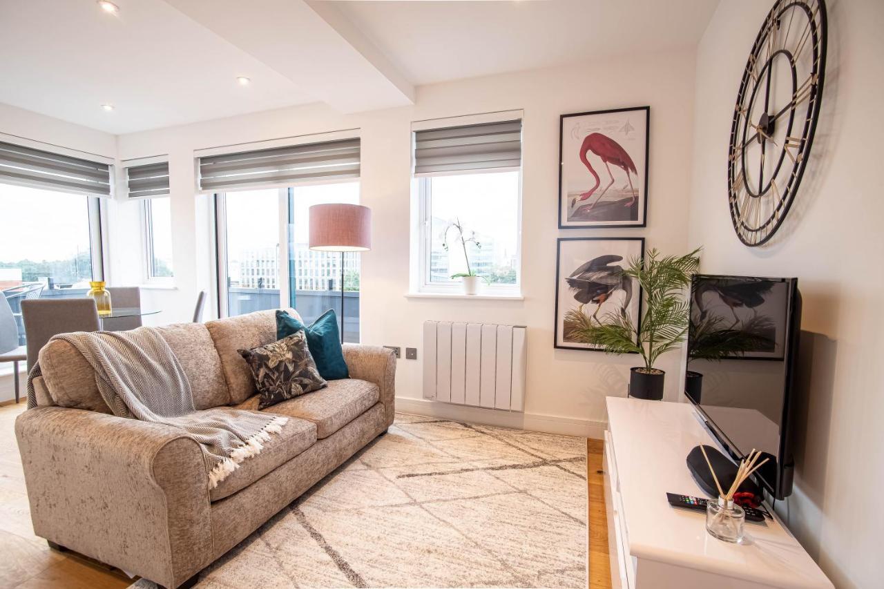 Deluxe Chic 1 2 Bed Apts Near Heathrow Legoland Windsor Slough Villa Dış mekan fotoğraf