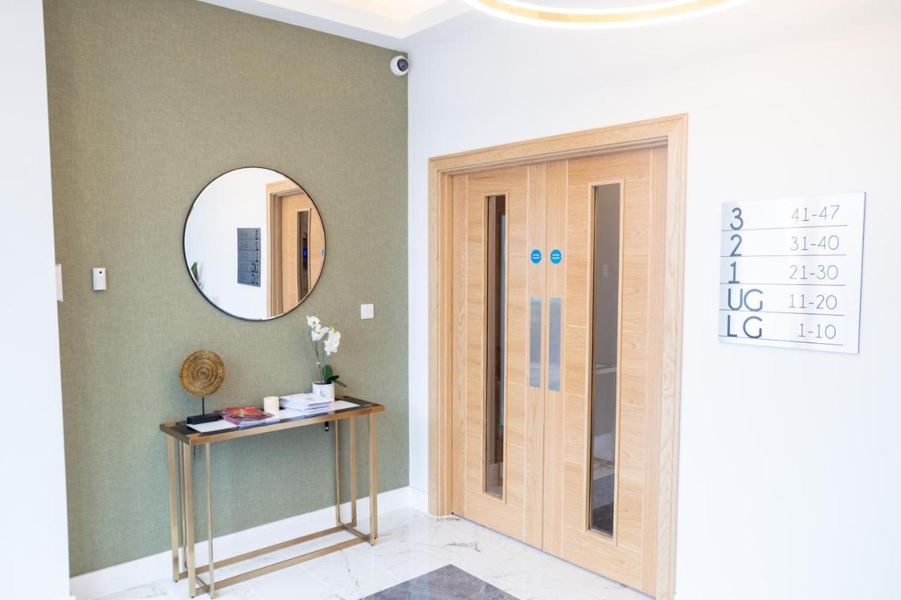Deluxe Chic 1 2 Bed Apts Near Heathrow Legoland Windsor Slough Villa Dış mekan fotoğraf