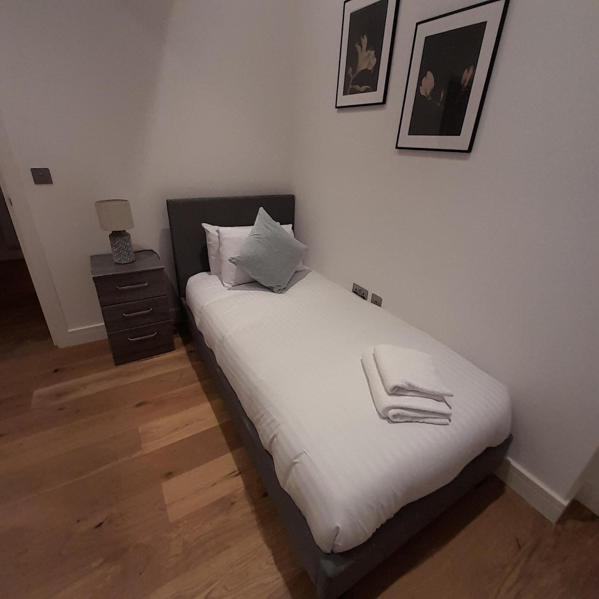 Deluxe Chic 1 2 Bed Apts Near Heathrow Legoland Windsor Slough Villa Dış mekan fotoğraf