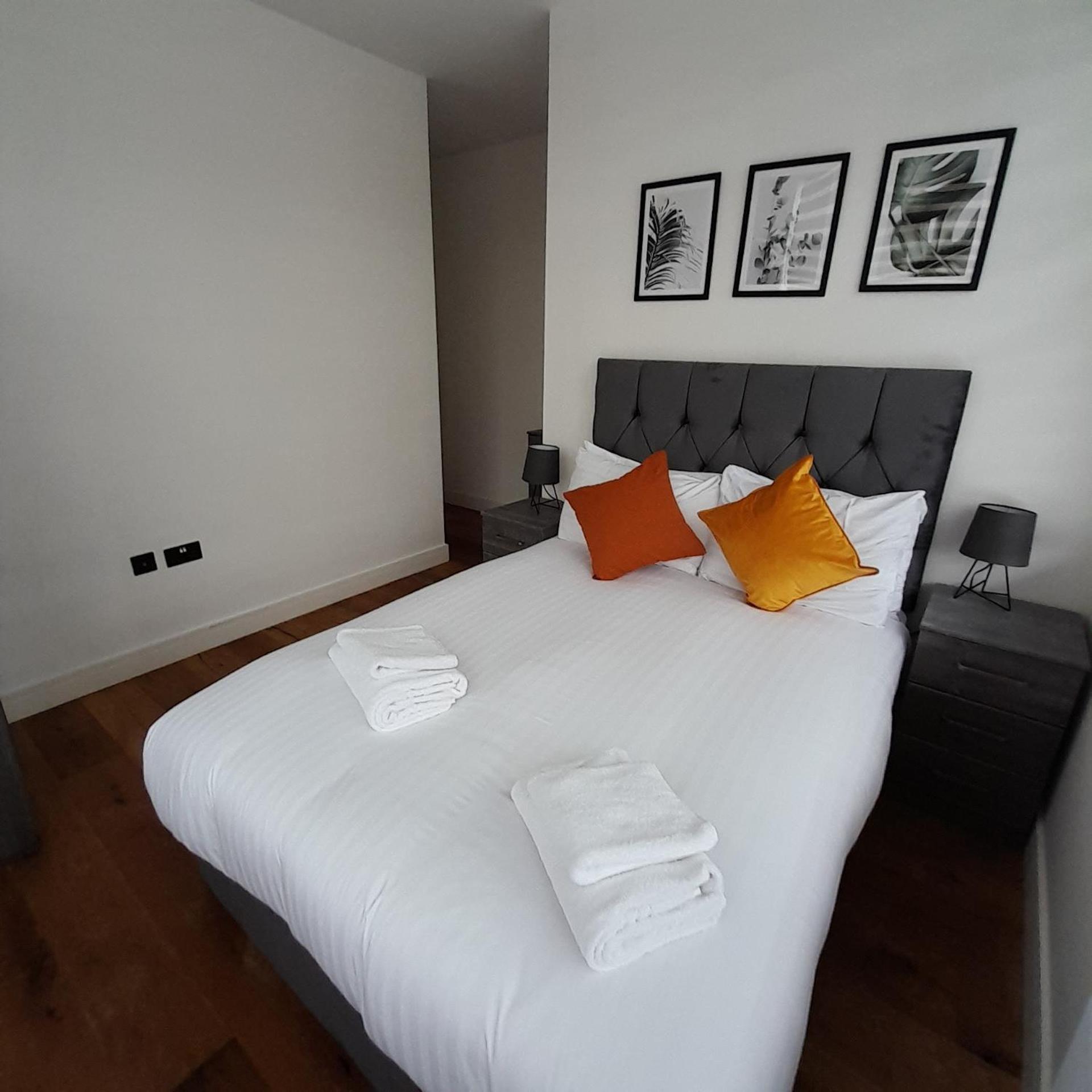Deluxe Chic 1 2 Bed Apts Near Heathrow Legoland Windsor Slough Villa Dış mekan fotoğraf