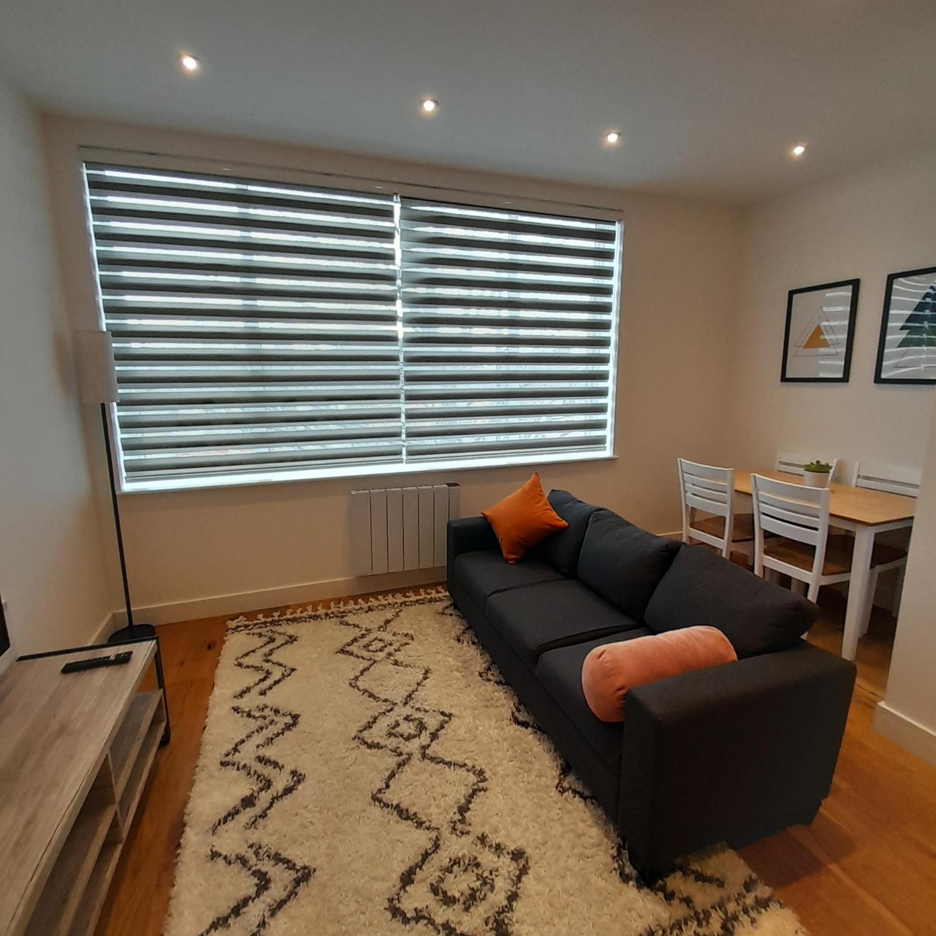 Deluxe Chic 1 2 Bed Apts Near Heathrow Legoland Windsor Slough Villa Dış mekan fotoğraf